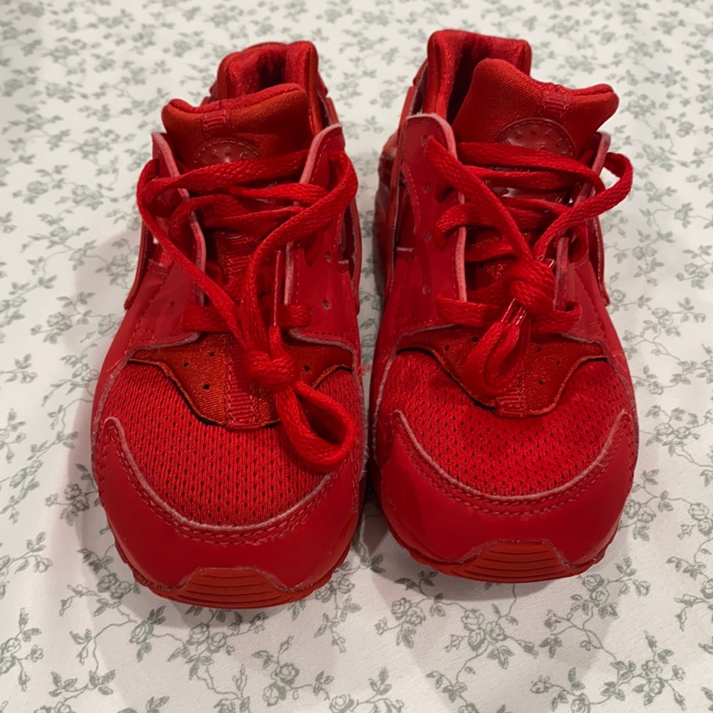 Nike huarache red size US 12c